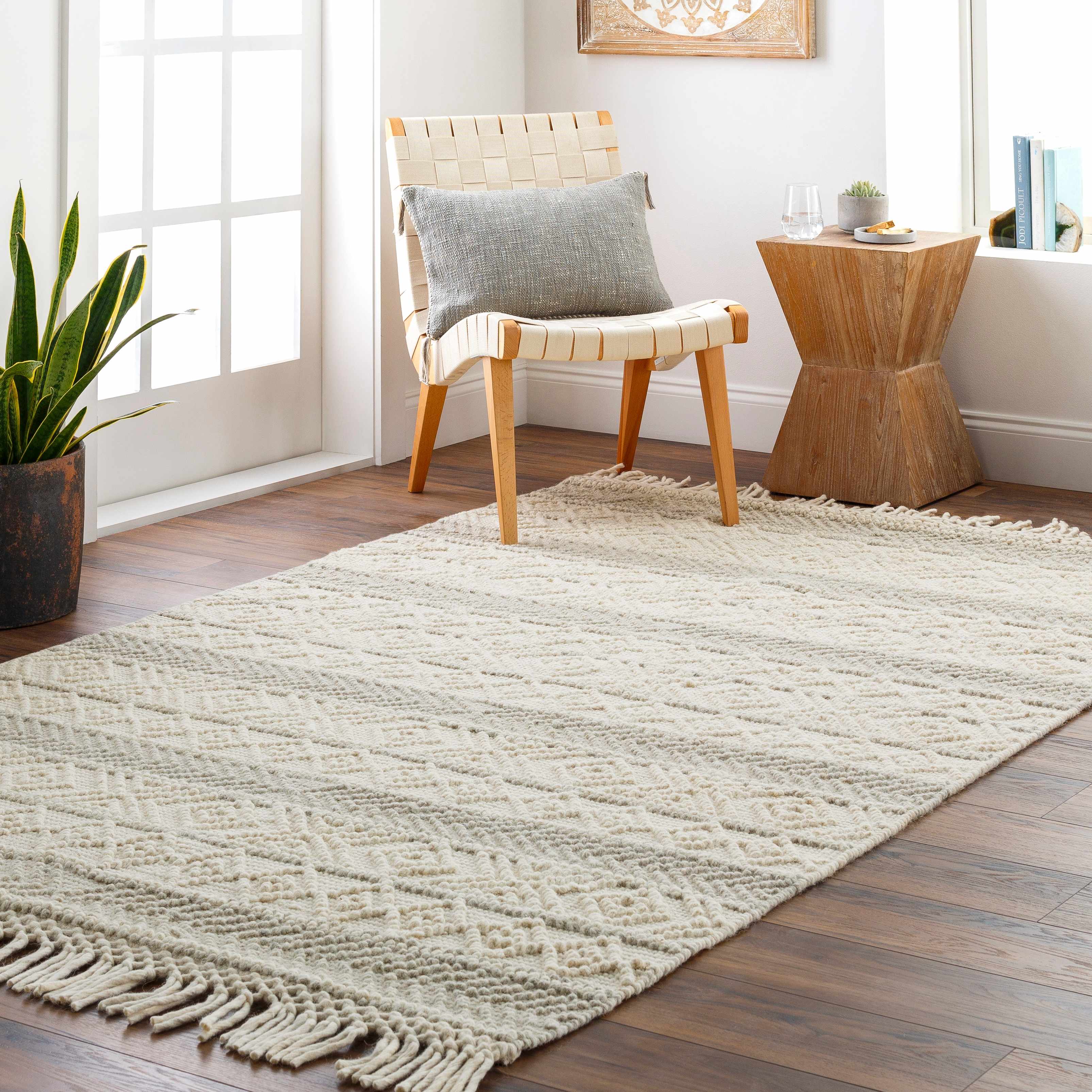 Ummi Wool Rug with Tassels - Clearance - Image 2