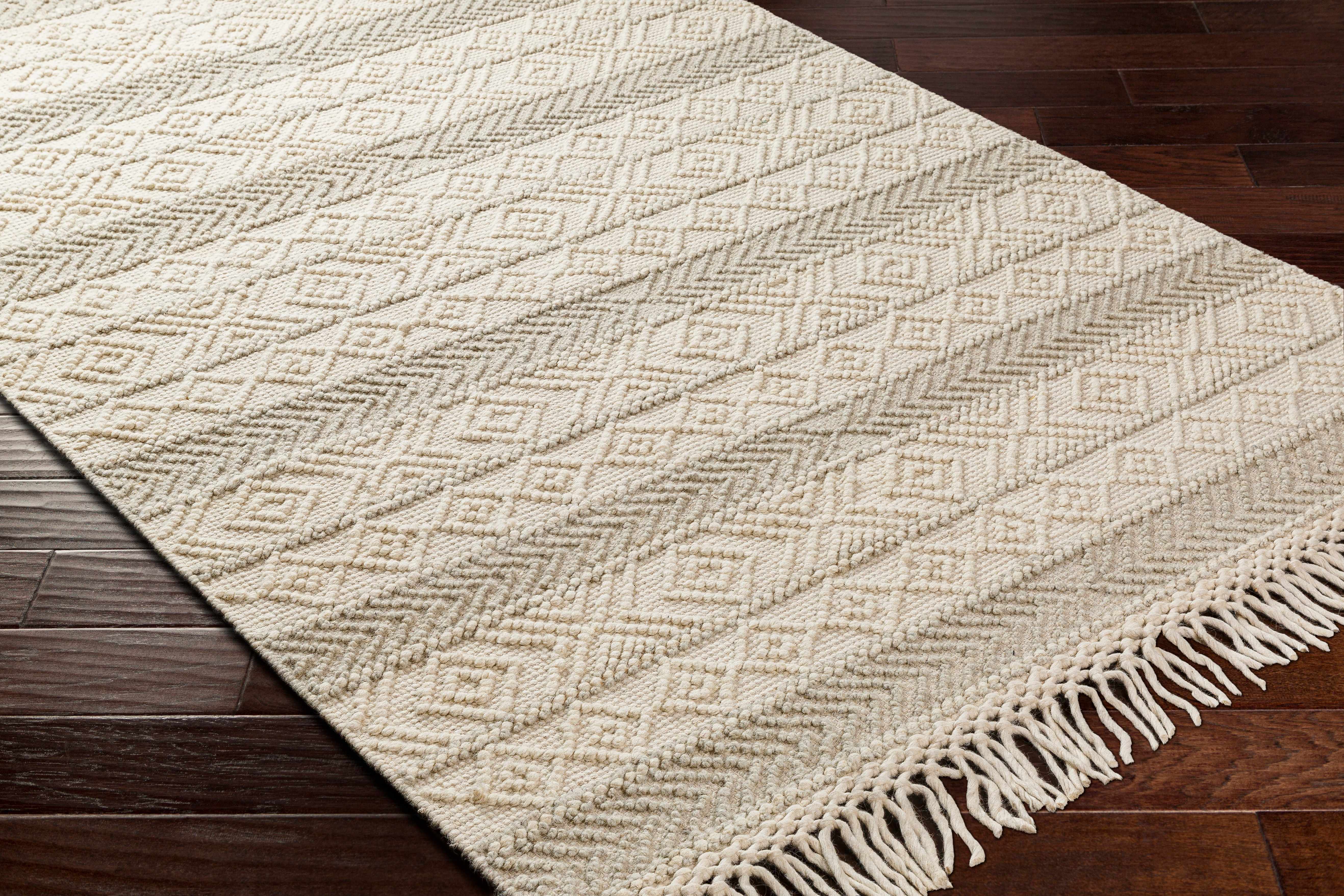 Ummi Wool Rug with Tassels - Clearance - Image 5