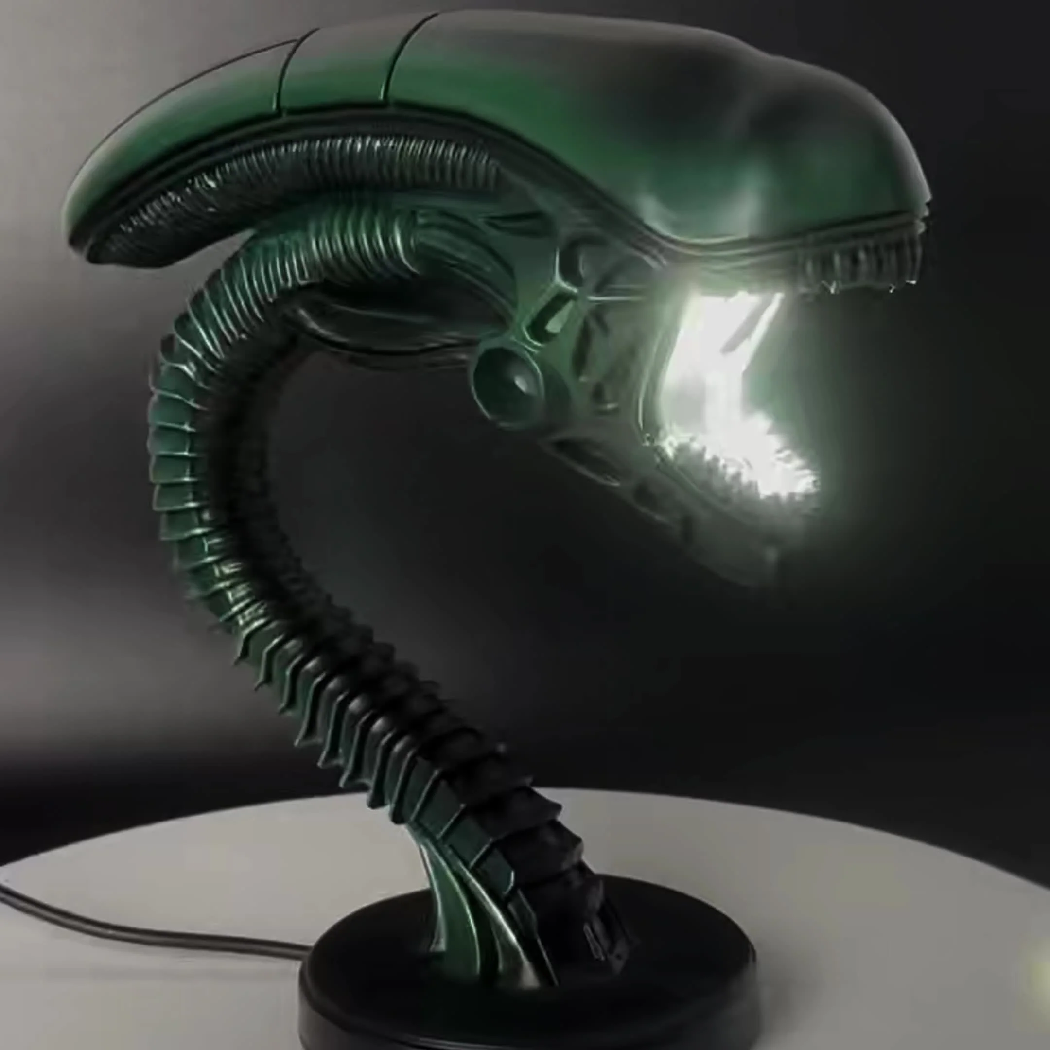 USB Alien Head Lamp – Sci-Fi Resin Desk Light for Bedroom, Office & Halloween Decor - Image 11