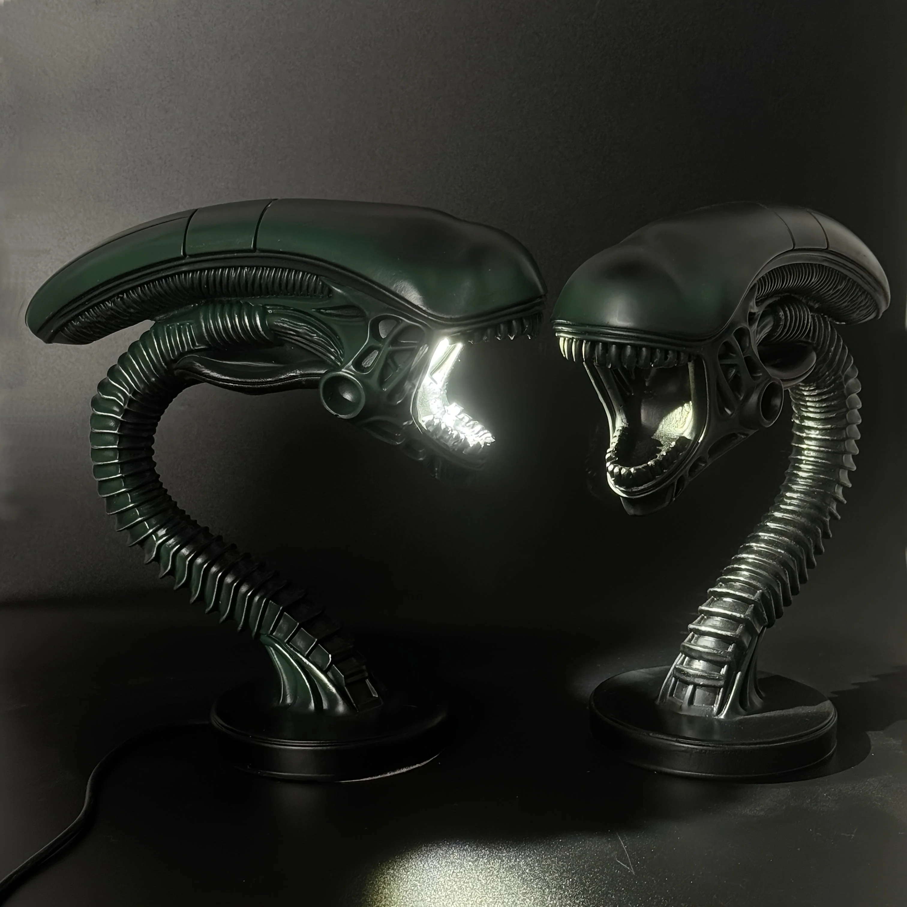 USB Alien Head Lamp – Sci-Fi Resin Desk Light for Bedroom, Office & Halloween Decor - Image 6