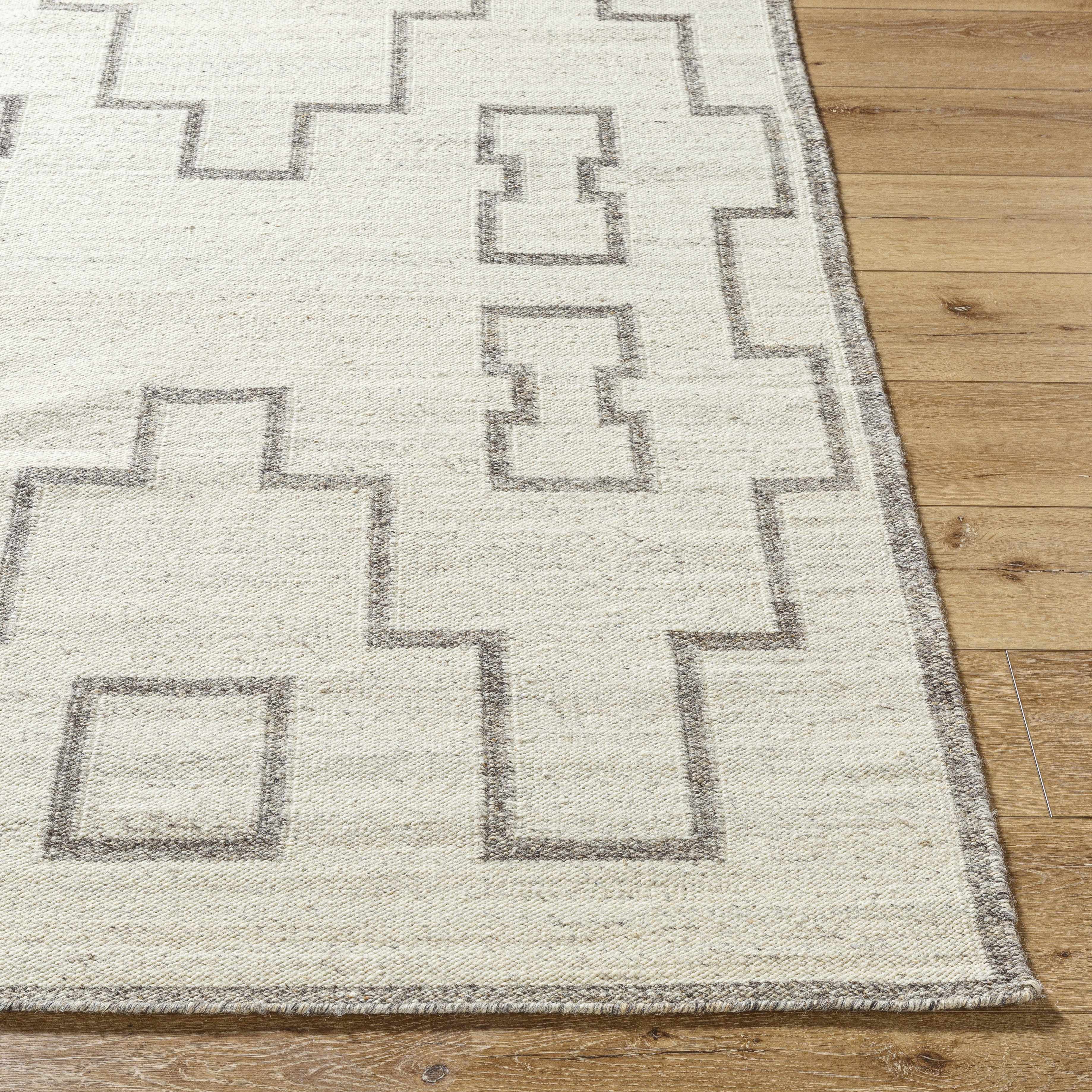 Vanig Area Rug - Image 3