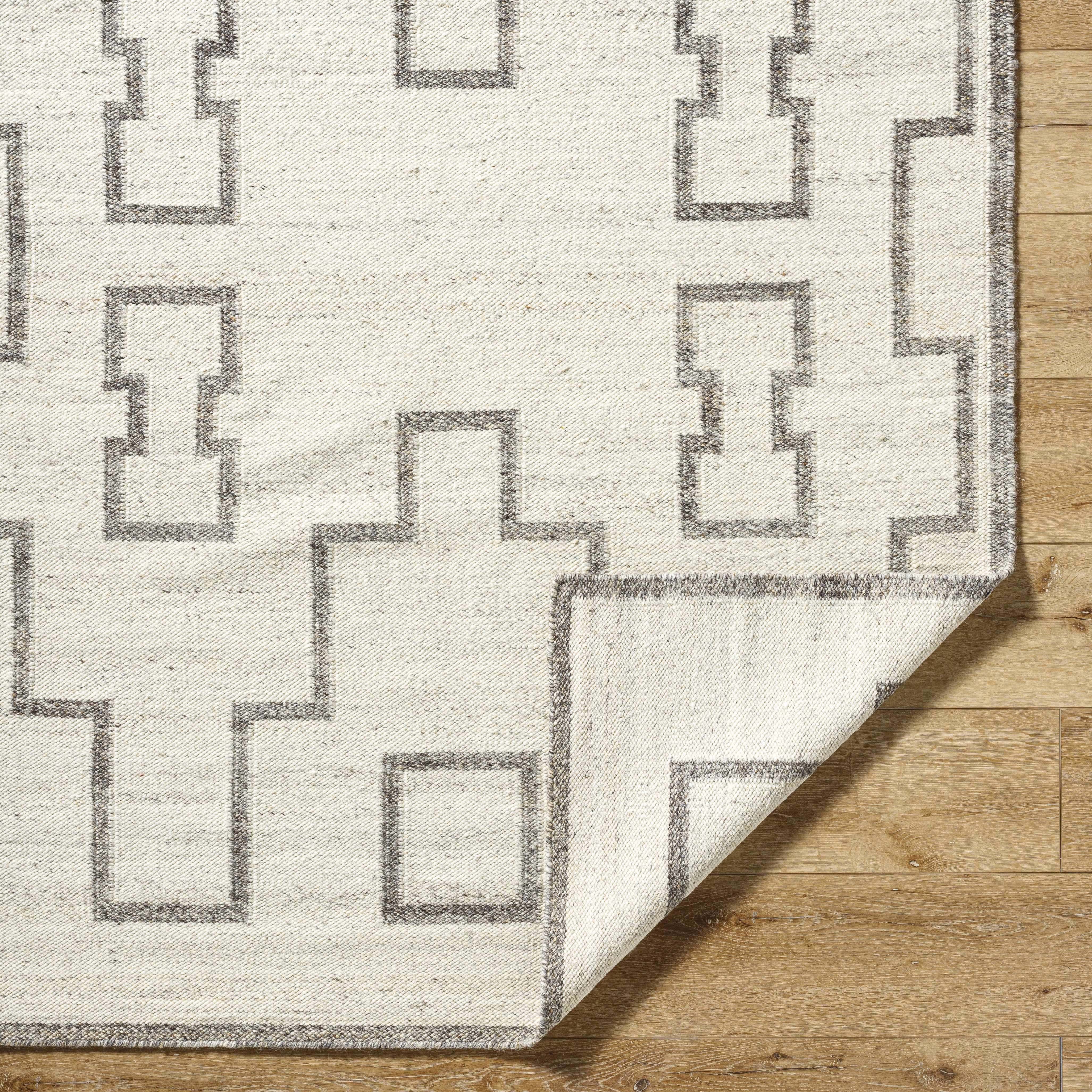 Vanig Area Rug - Image 5
