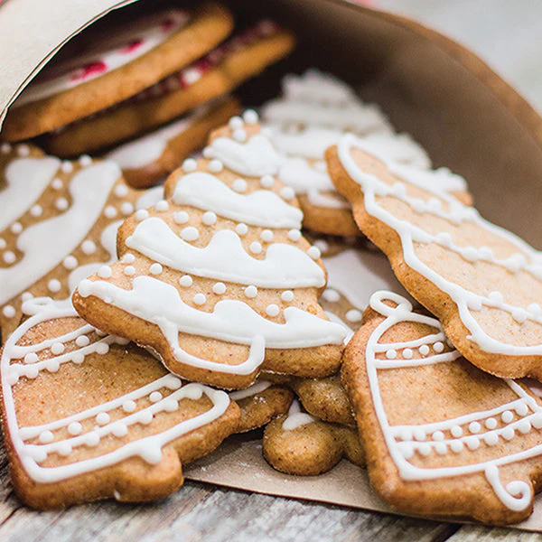 Vanilla Christmas Cookie Candle by Old World Christmas - Image 4