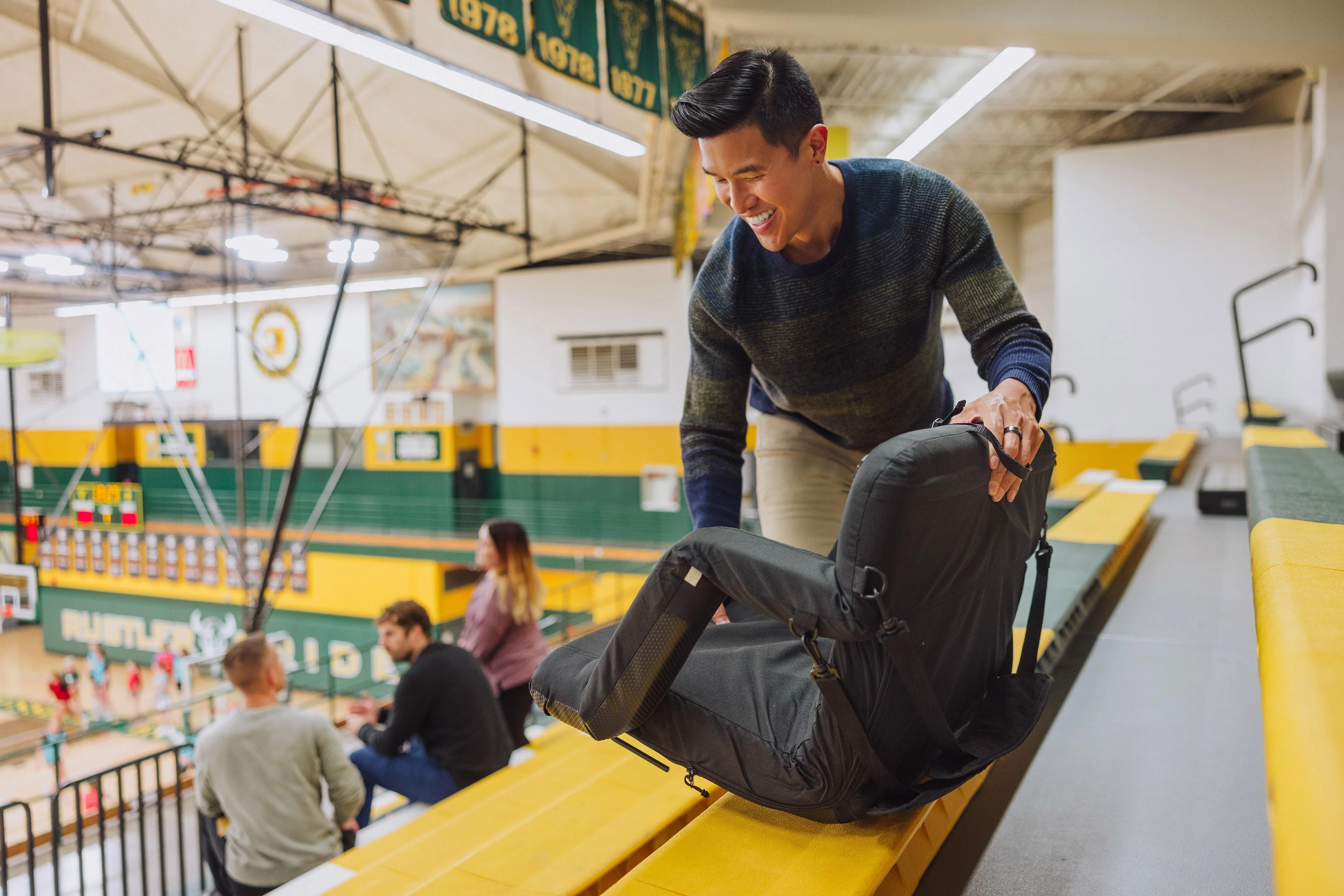 Ventura XL Portable Reclining Stadium Seat - Image 7