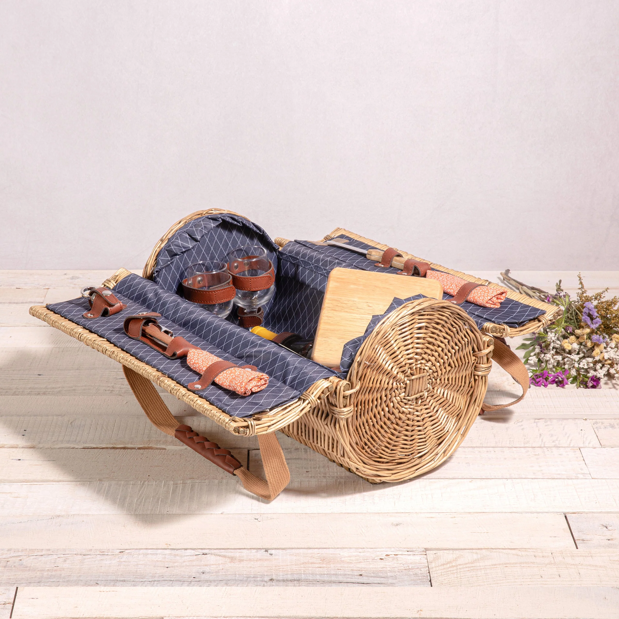 Verona Wine & Cheese Picnic Basket - Image 6