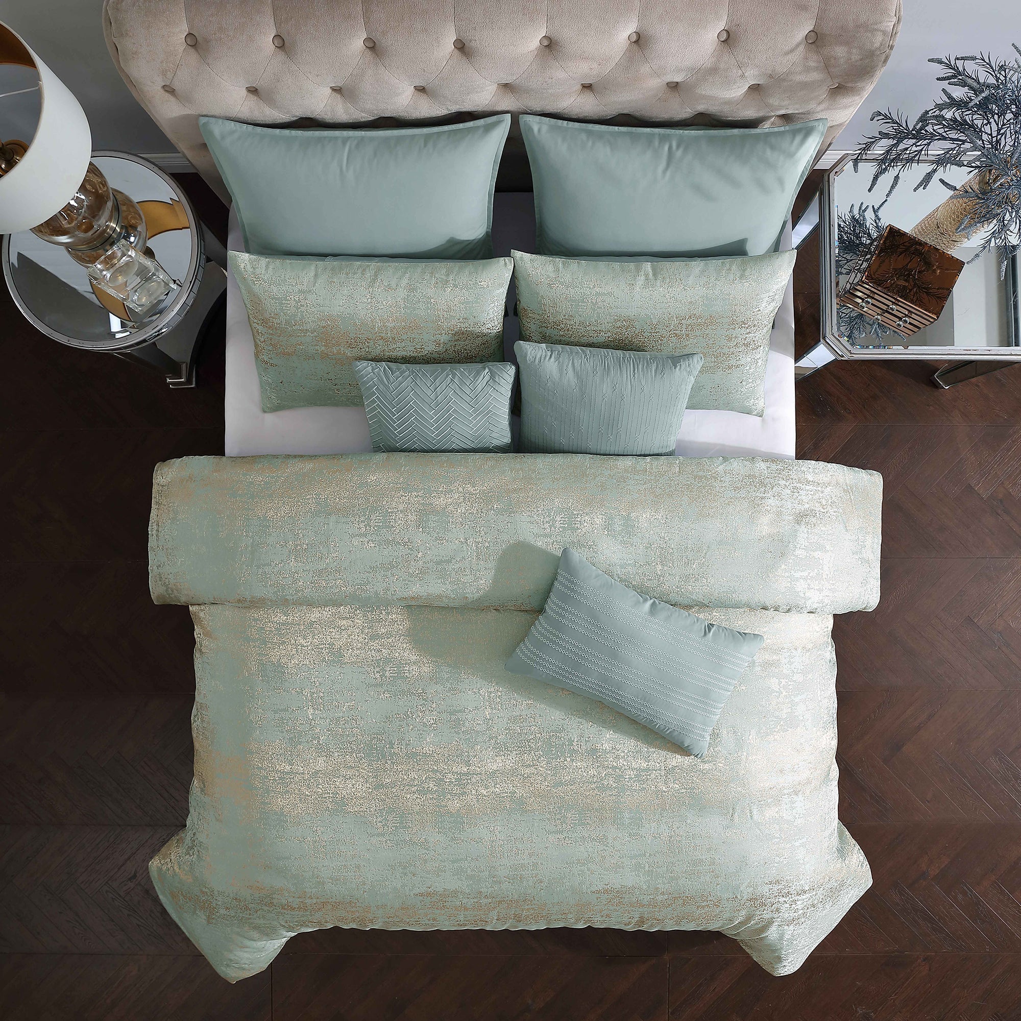 Vesta Gold Satin Circle-Quilted 7-Piece Comforter Set - Image 2