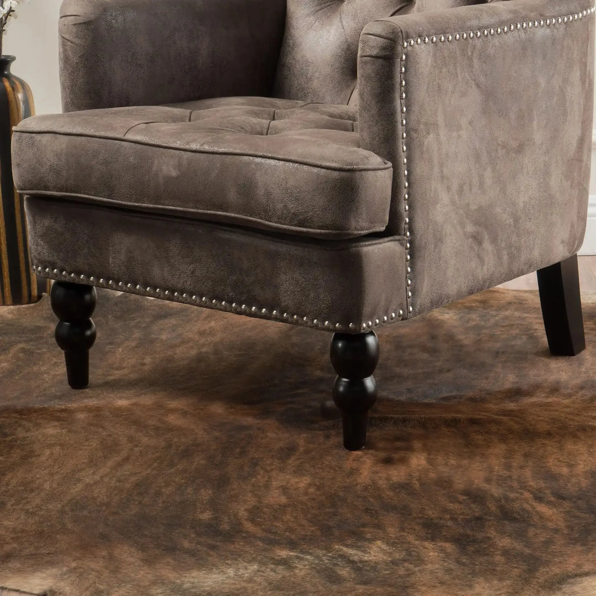 Vitality - Club Chair With Button Tufted Diamond Stitching And Turned Legs - Image 9
