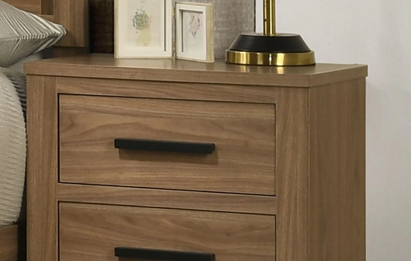 Walnut / Chestnut 3pc Queen Size Bedroom Set with Nightstands - Image 15