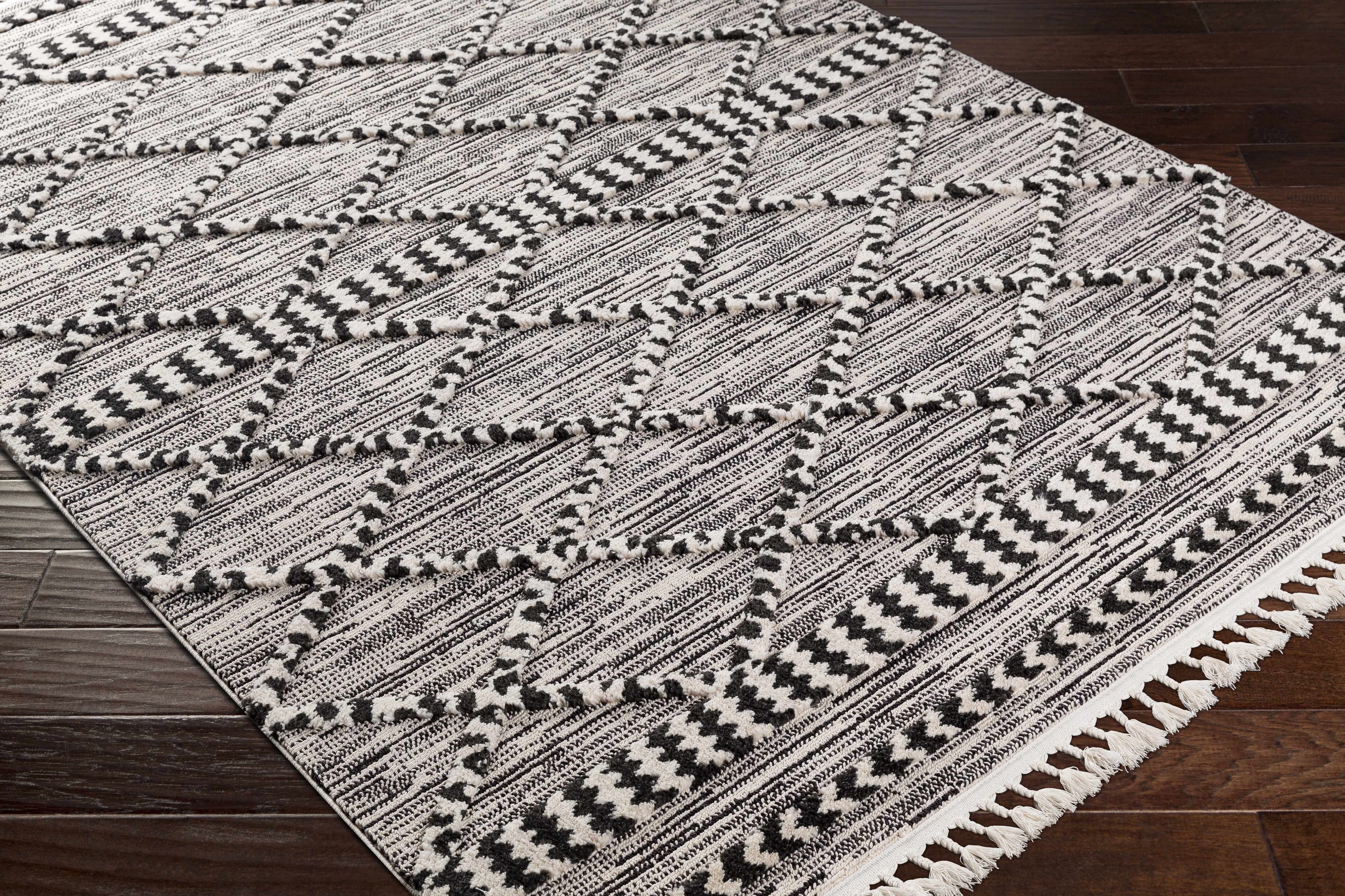 Warrandyte 5x7 Black&White High-Low Rug - Clearance - Image 3