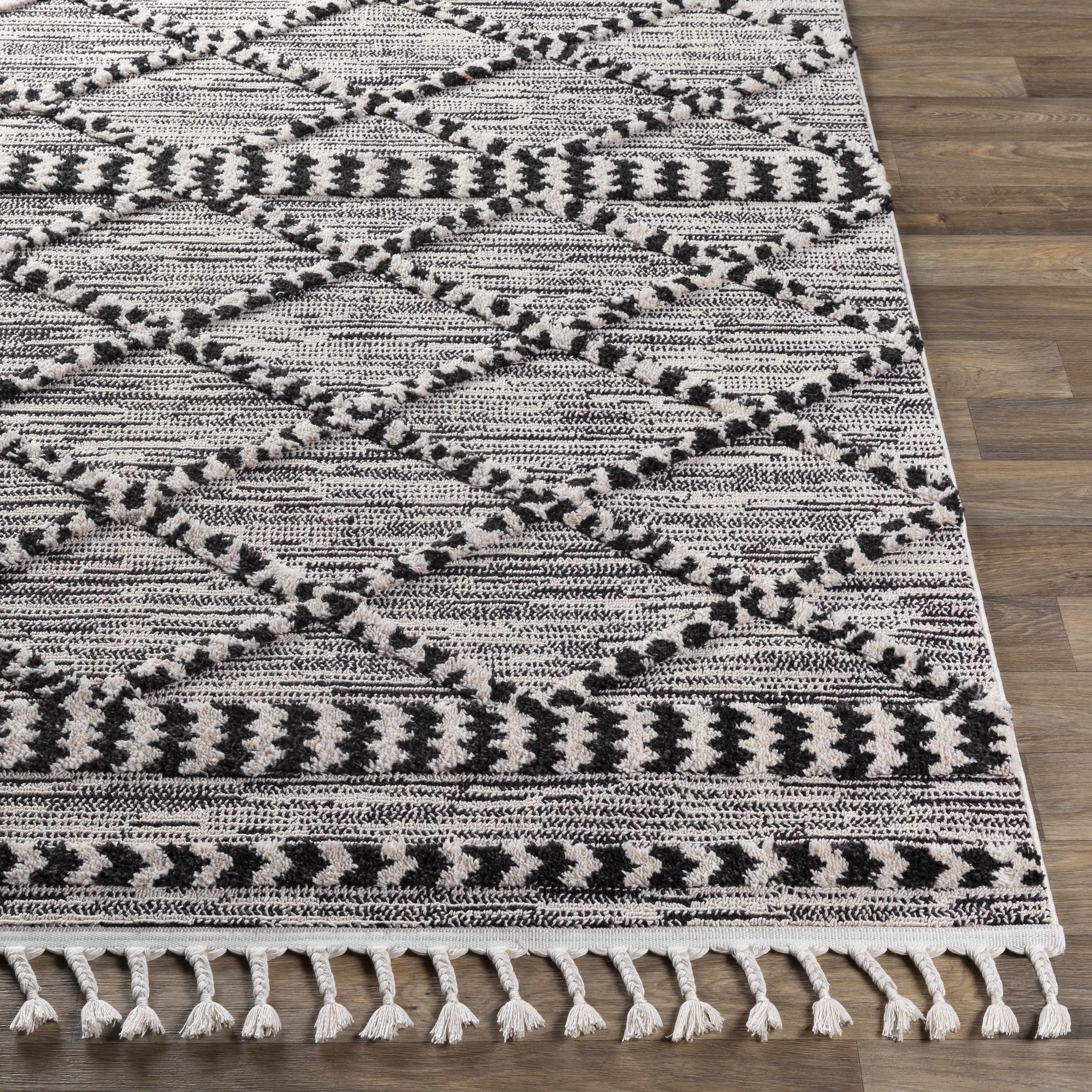 Warrandyte 5x7 Black&White High-Low Rug - Clearance - Image 4