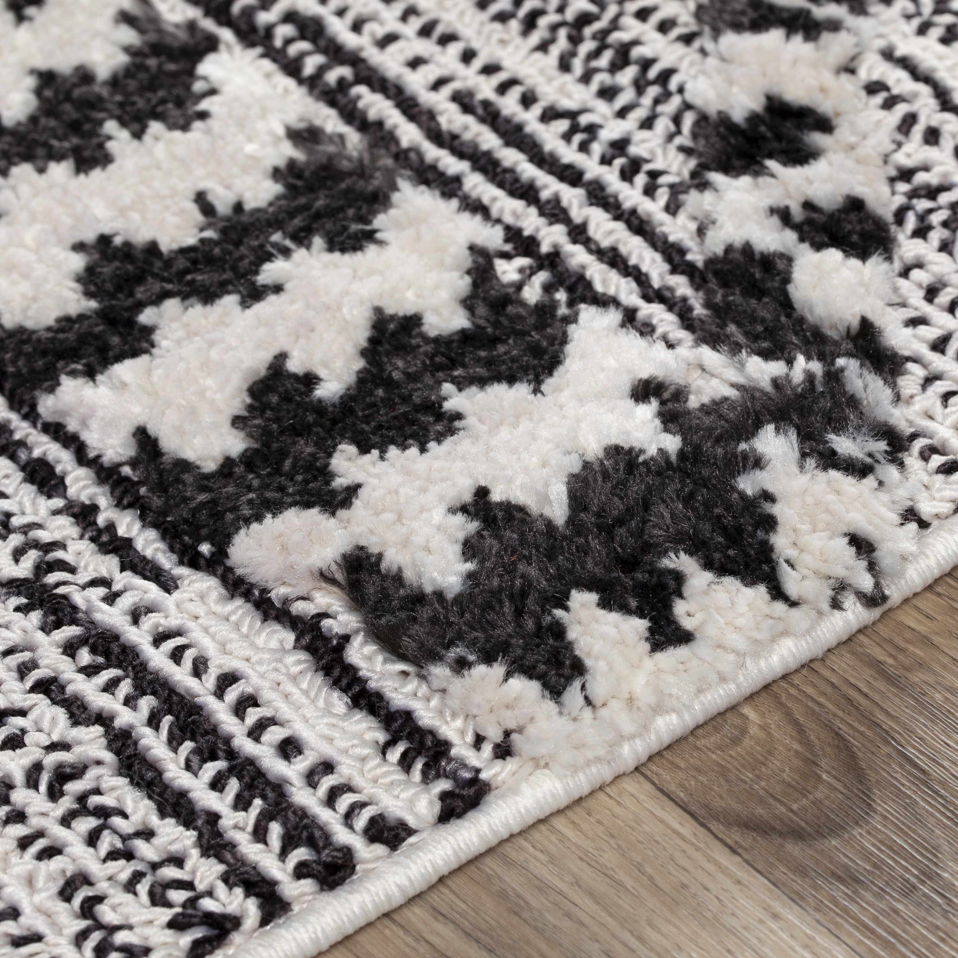 Warrandyte 5x7 Black&White High-Low Rug - Clearance - Image 6