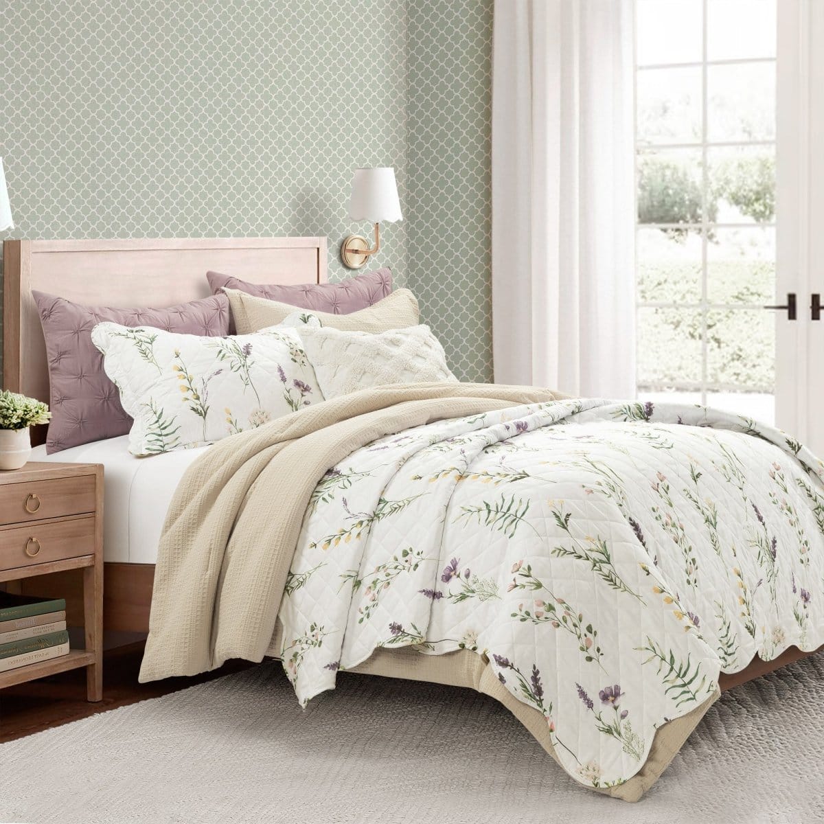 Watercolor Wildflower Scallop Edge Floral 3 Piece Quilt Set - Image 2