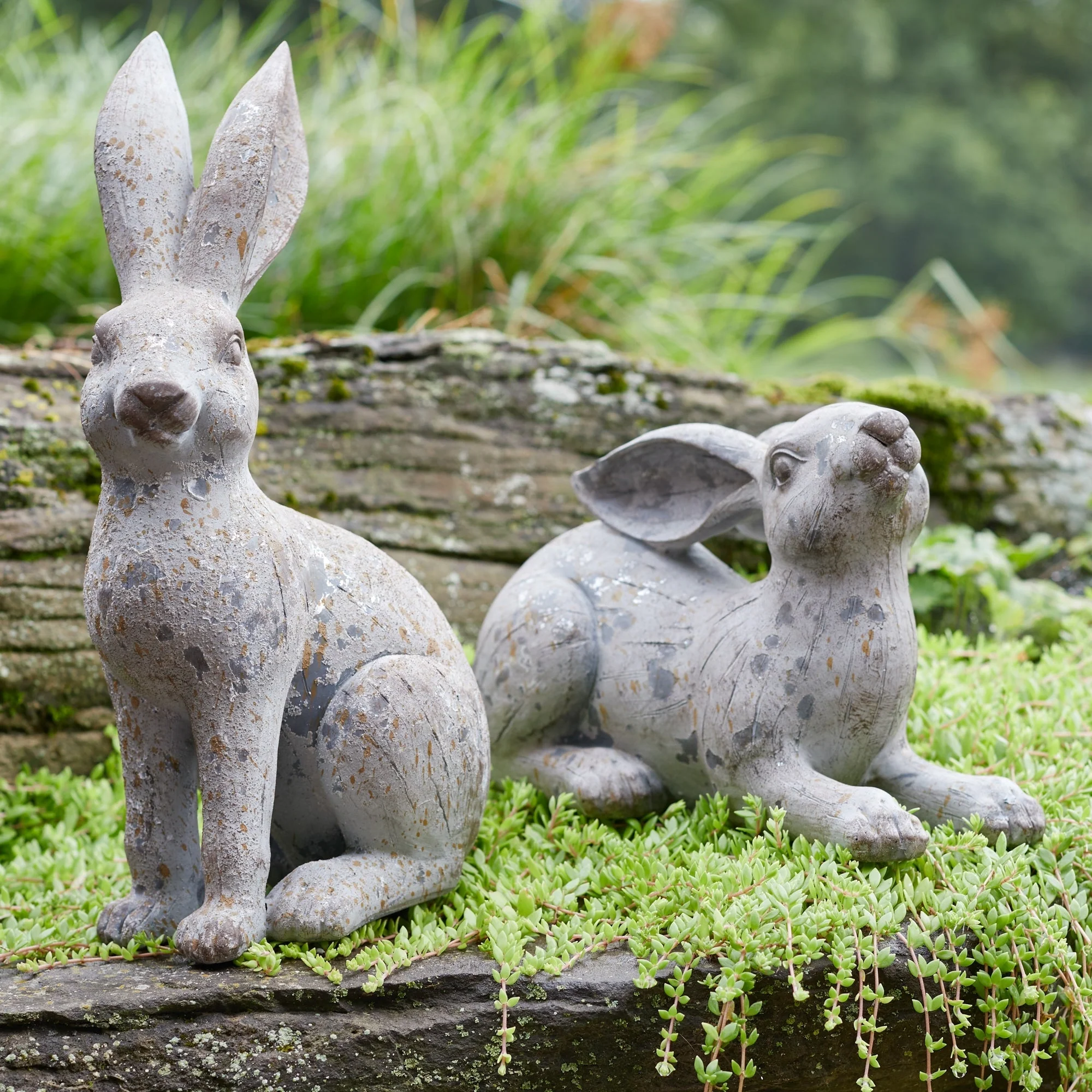 Weathered stone garden rabbit figurine (set of 2) - Image 2