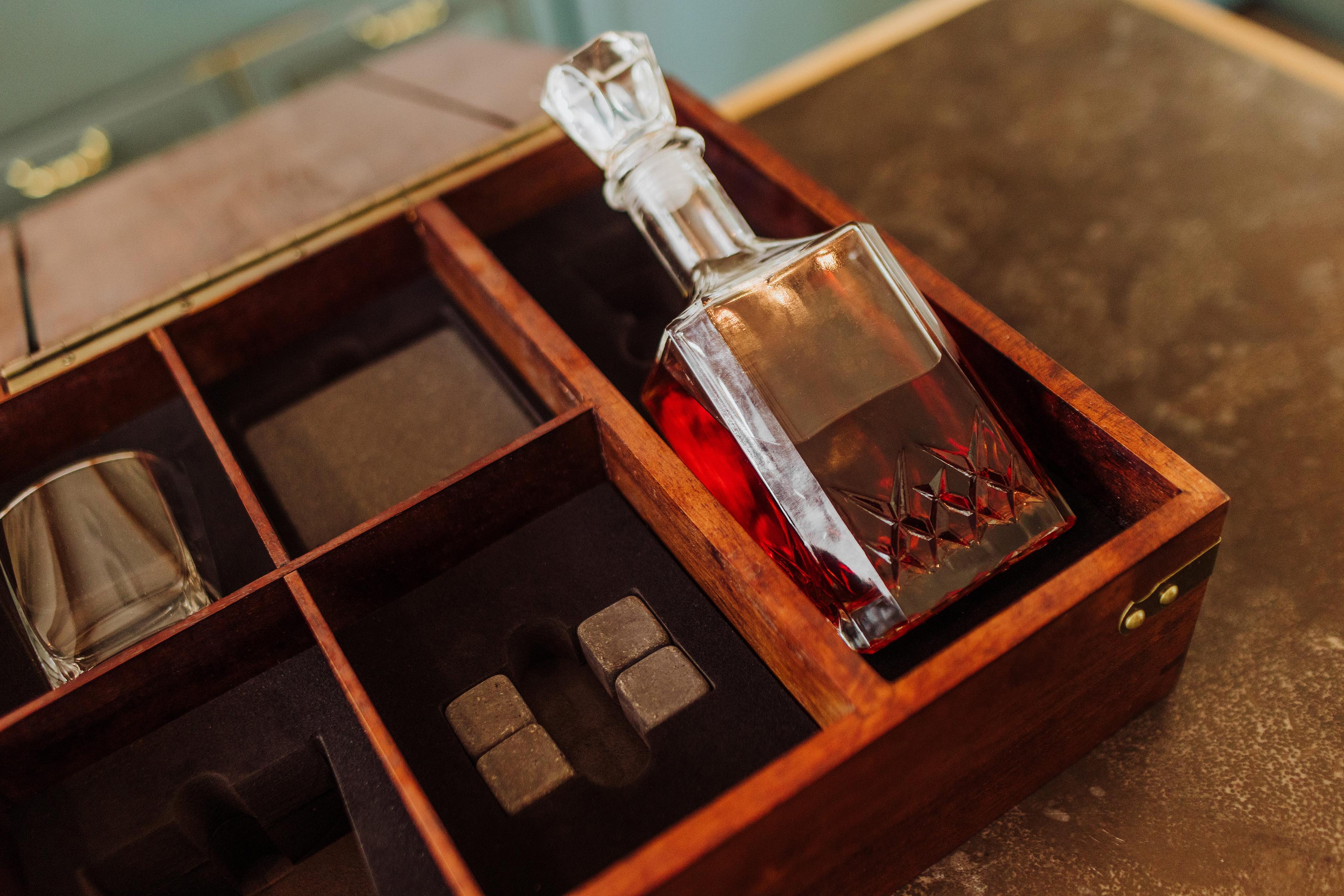 Whiskey Box Gift Set with Decanter - Image 23