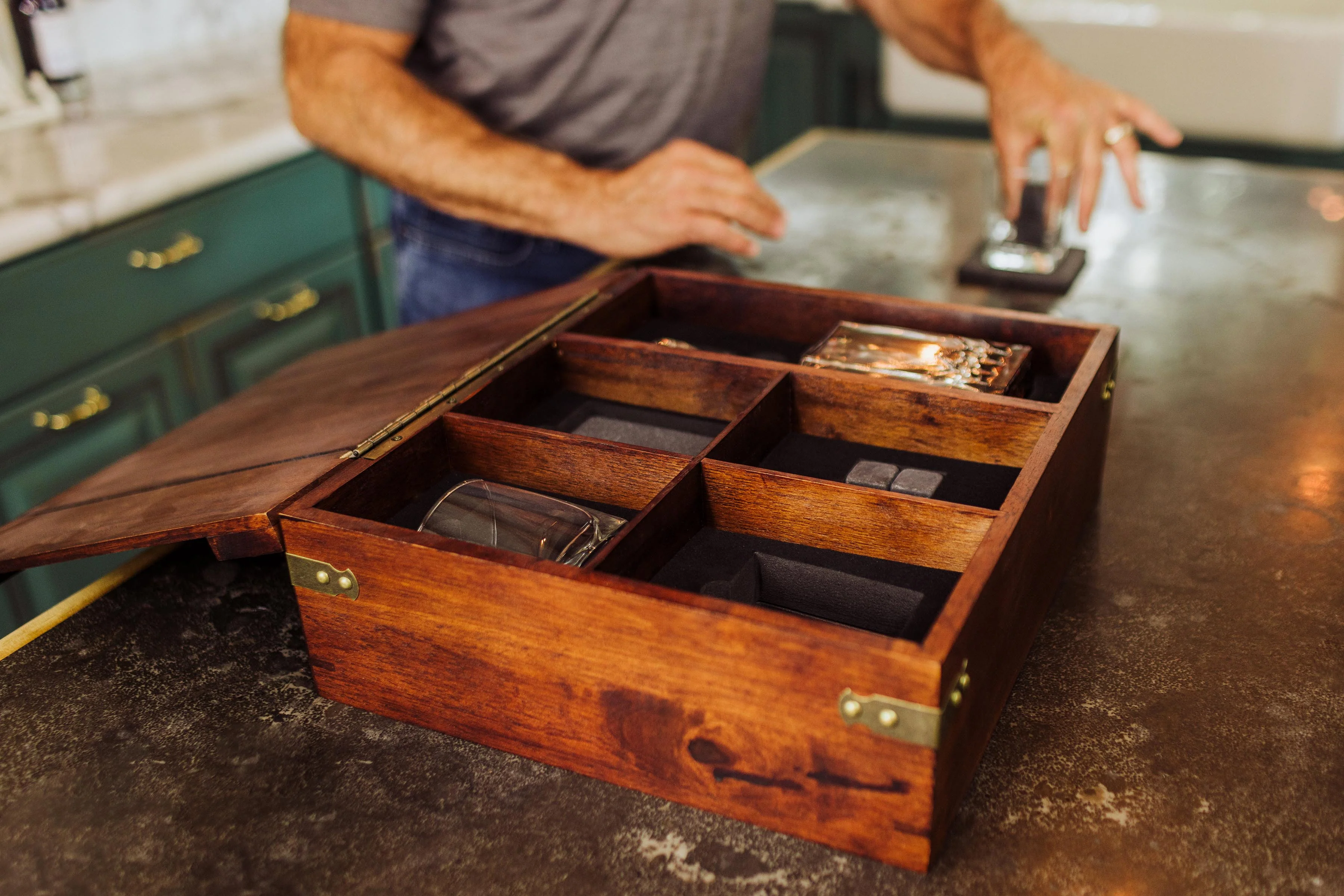 Whiskey Box Gift Set with Decanter - Image 4