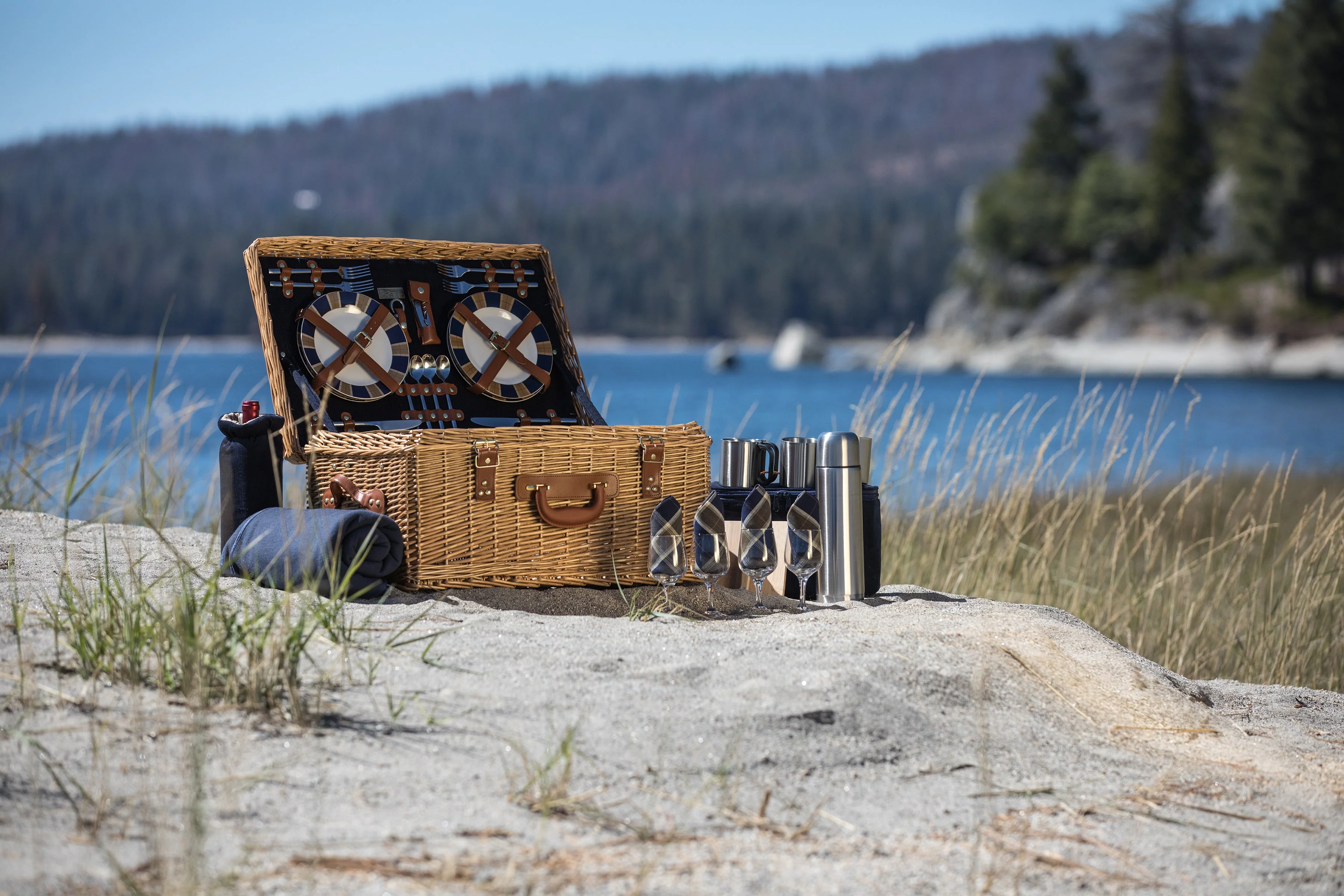 Windsor Picnic Basket - Image 10
