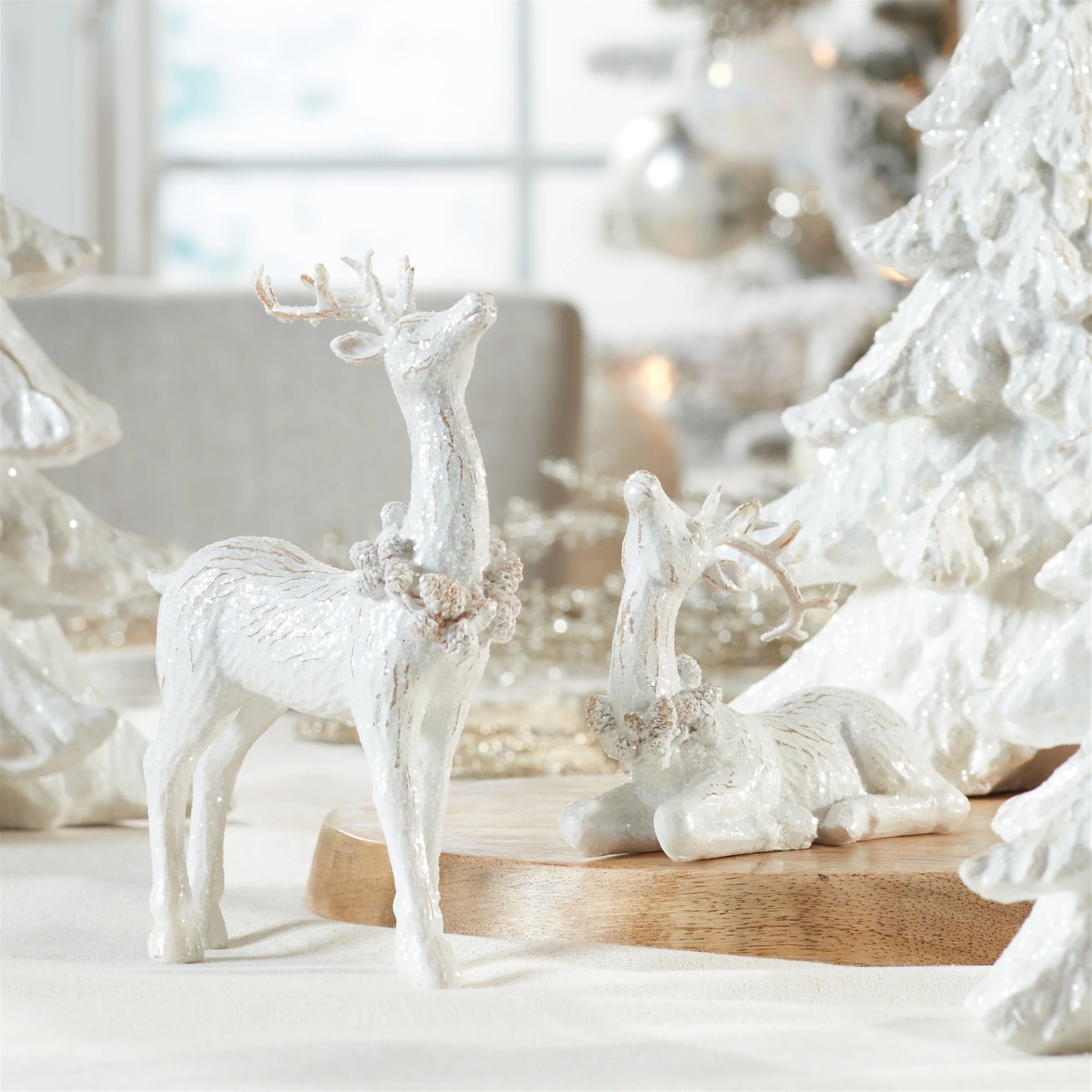 Winter deer figurine (set of 2) - Image 5