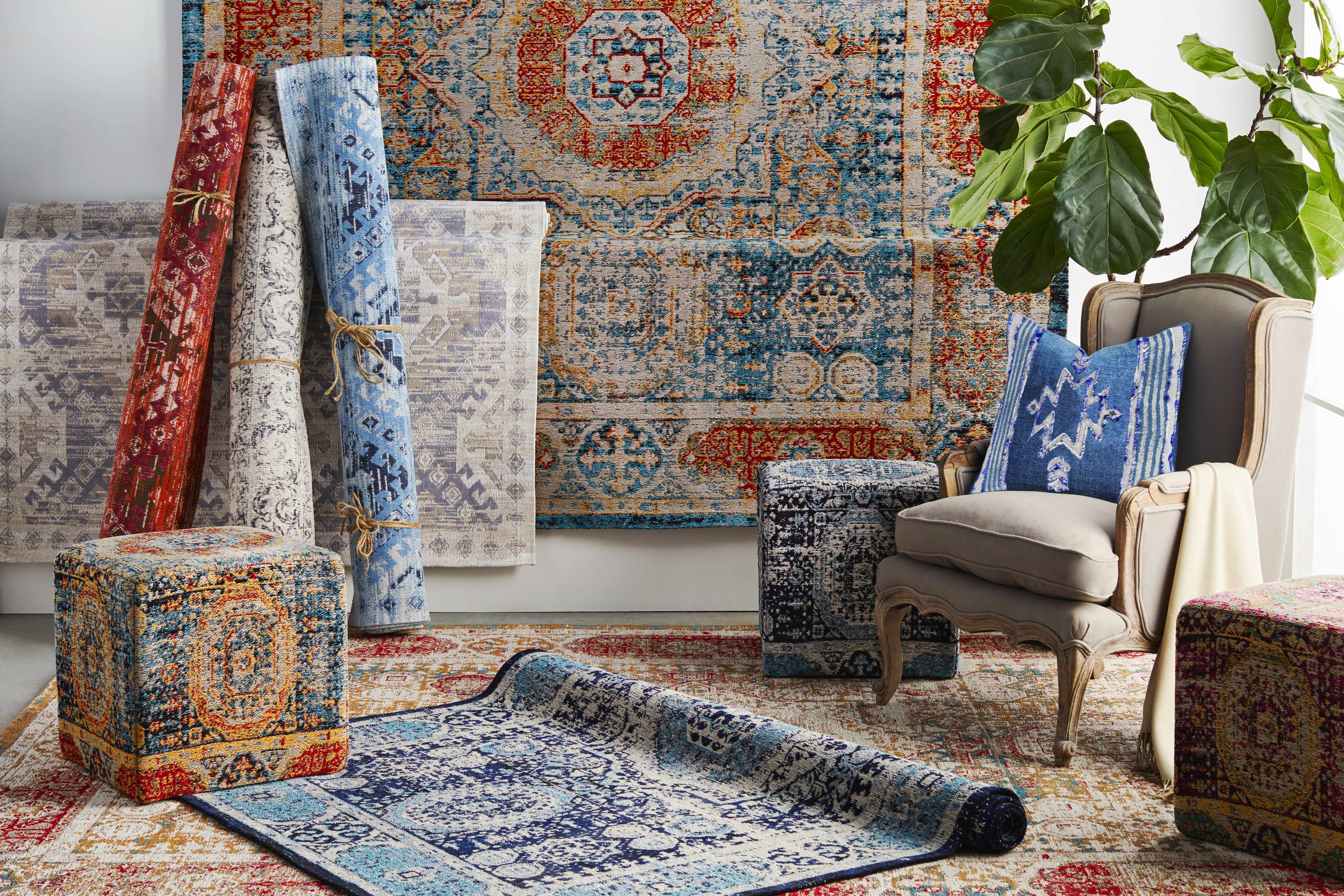 Wrangell Blue/Red Damask Carpet - Clearance - Image 8