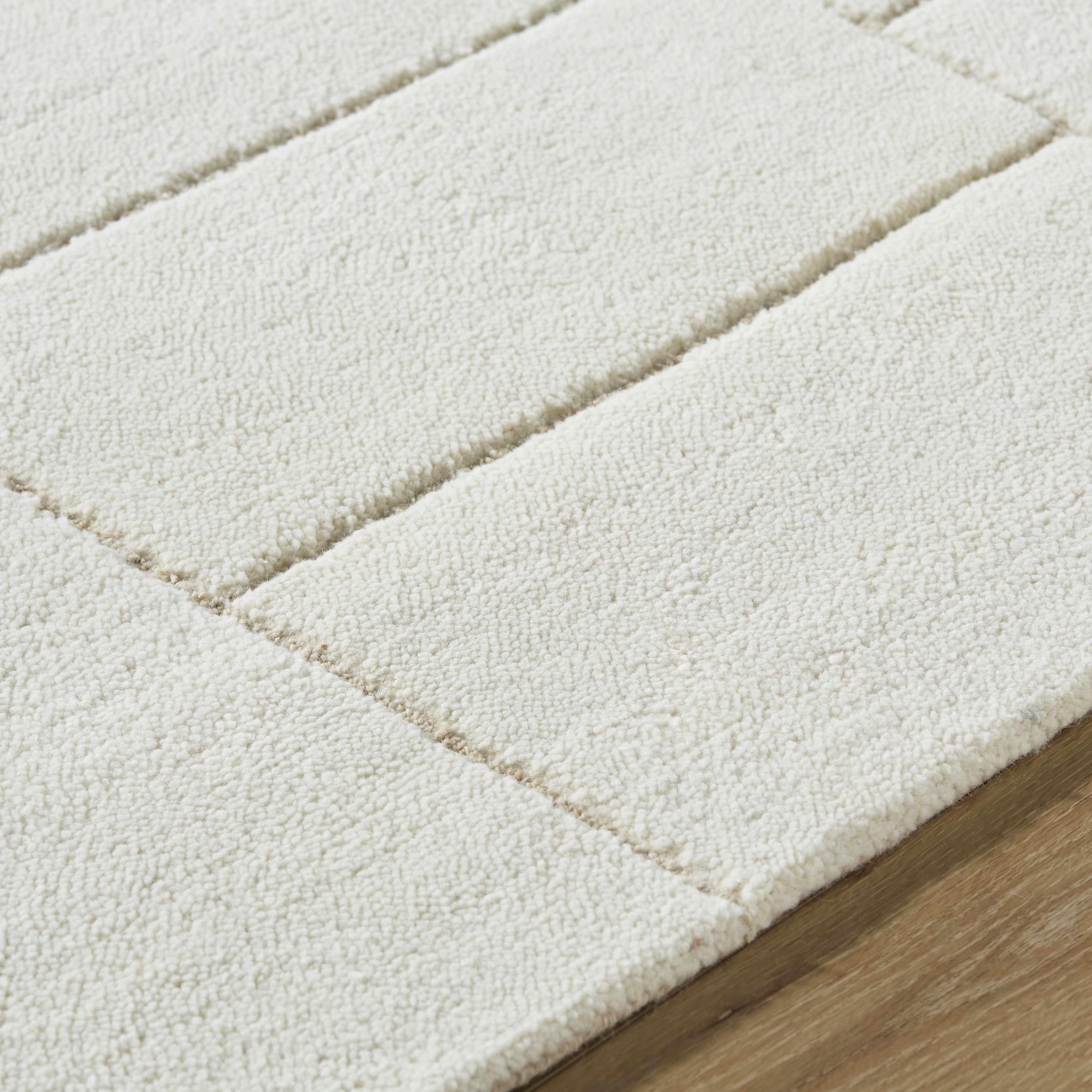 Xylia Beige Area Rug - Image 6