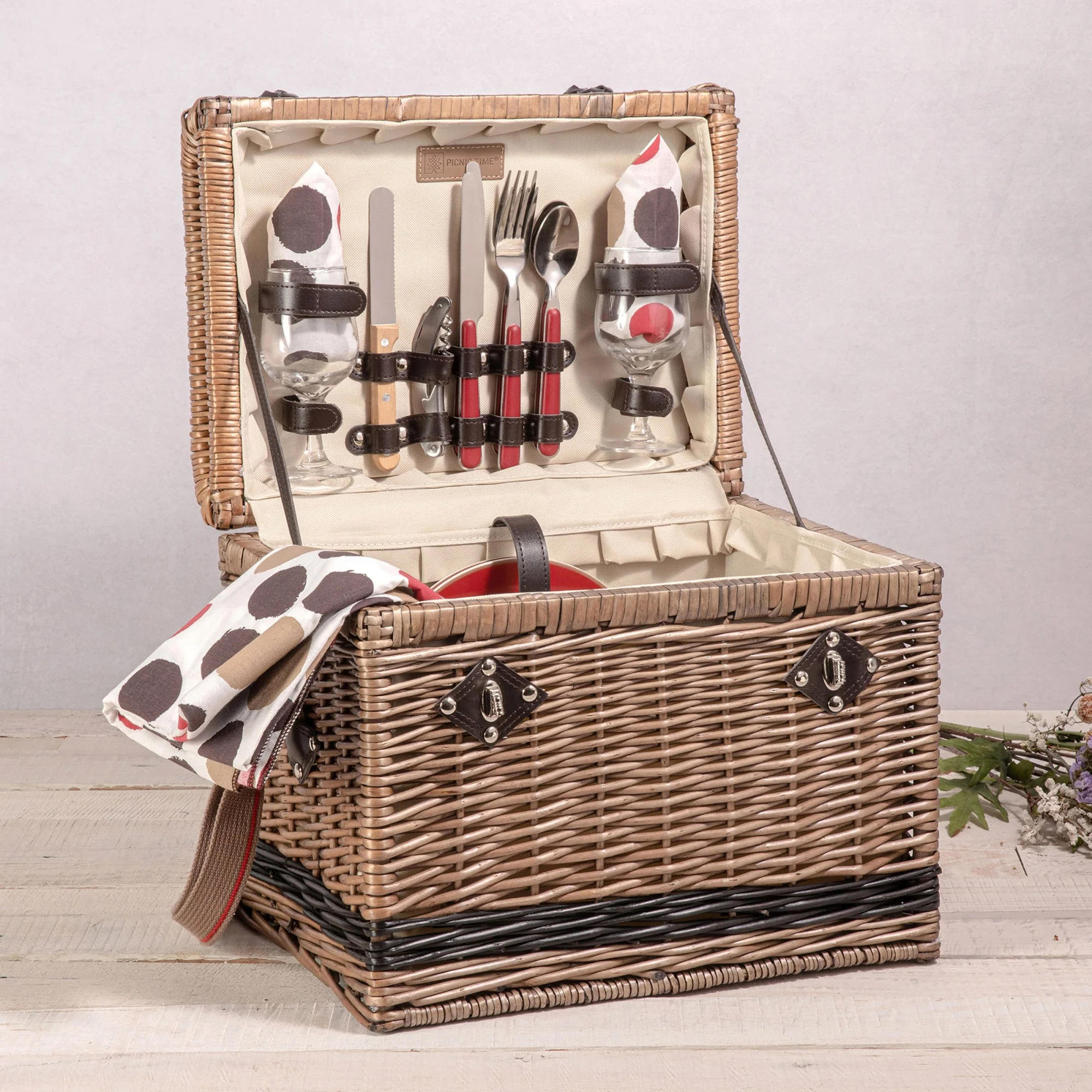 Yellowstone Picnic Basket - Image 2