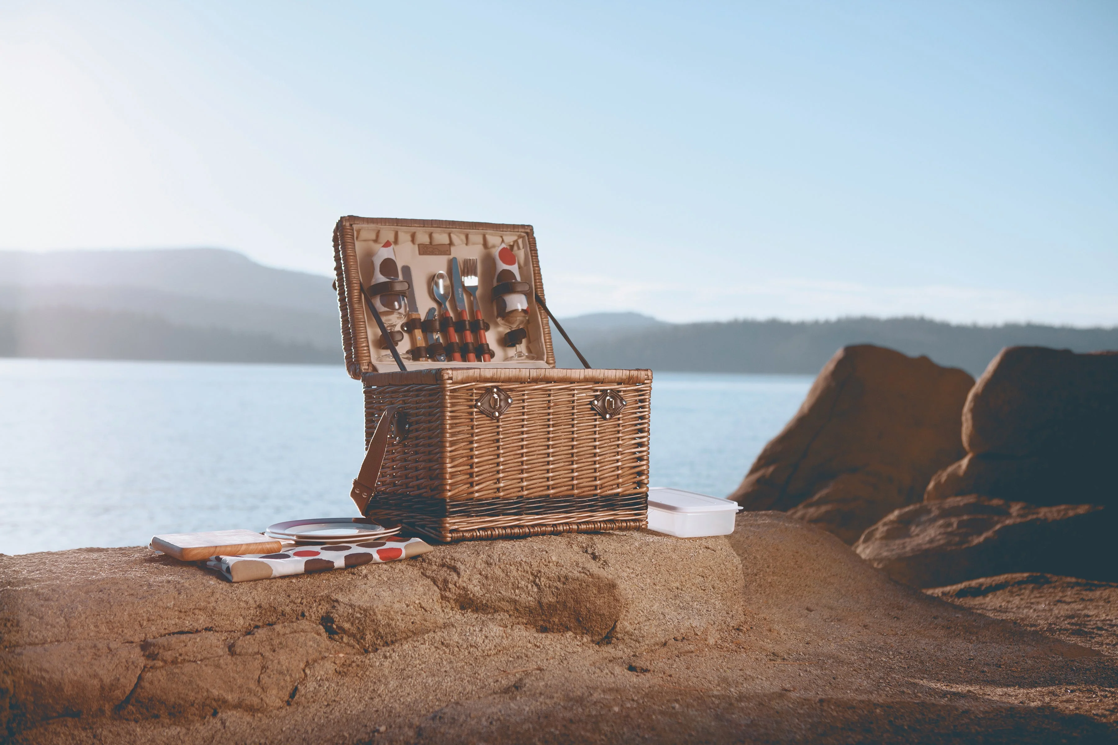Yellowstone Picnic Basket - Image 7