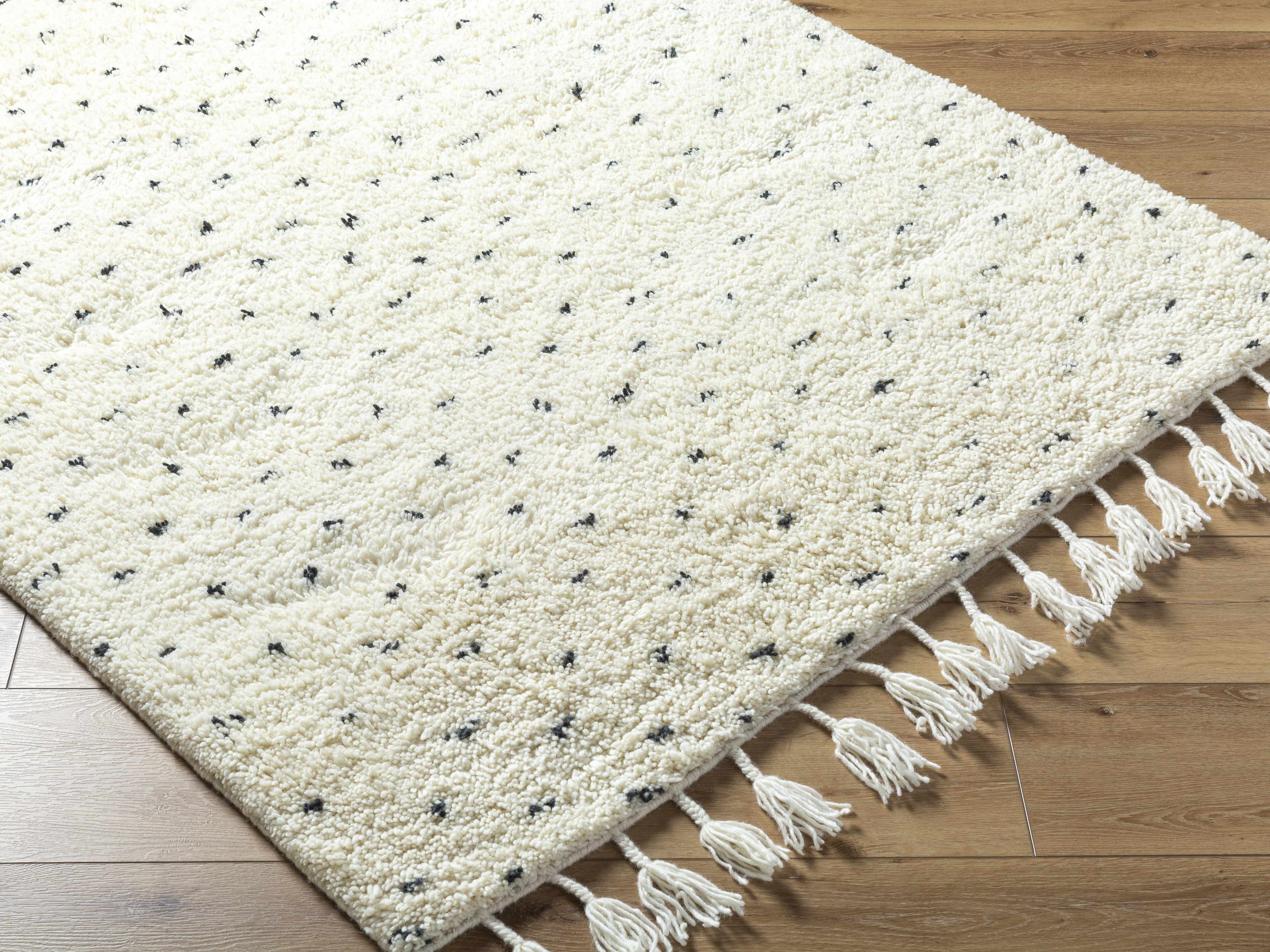 Yuuna Area Rug - Image 2