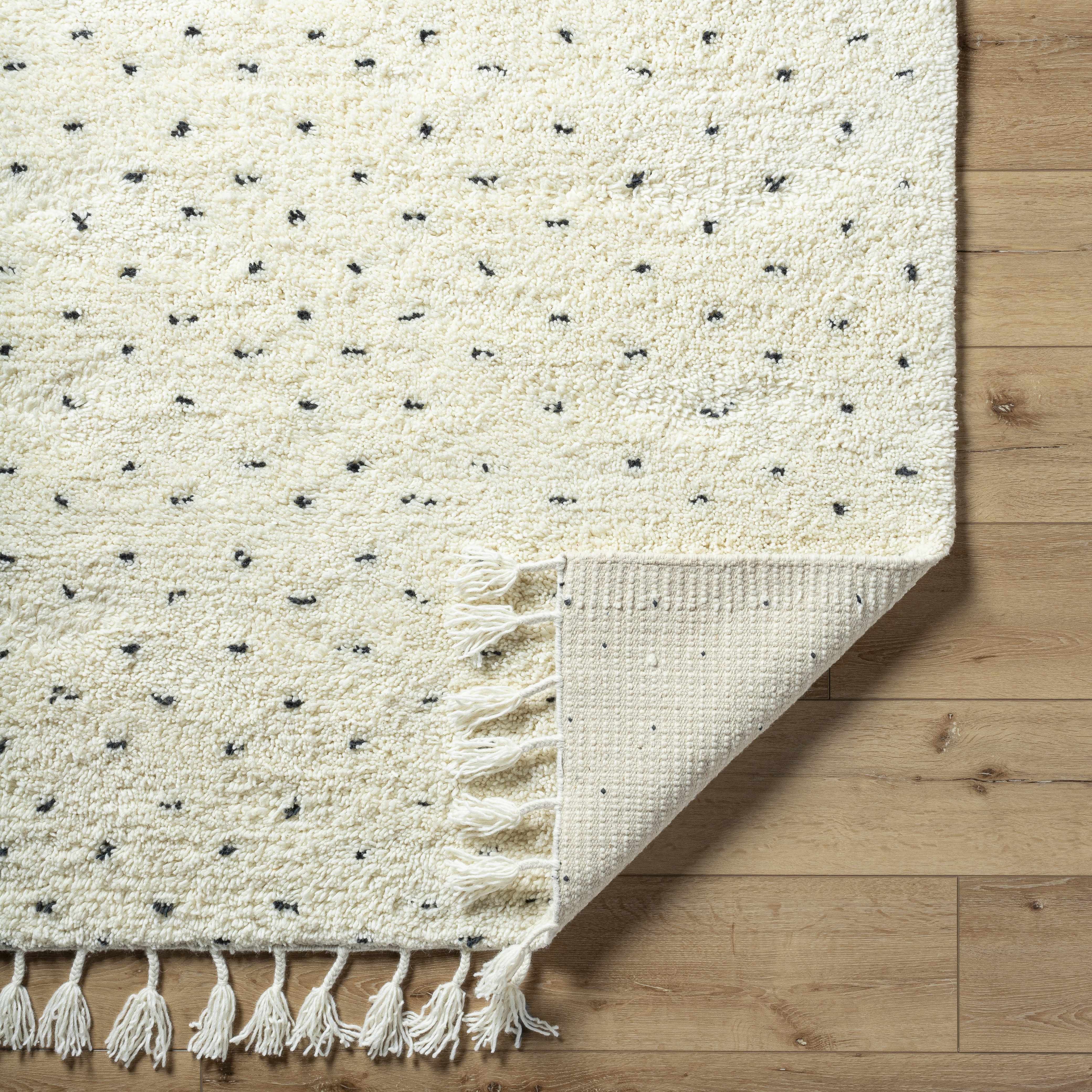 Yuuna Area Rug - Image 4