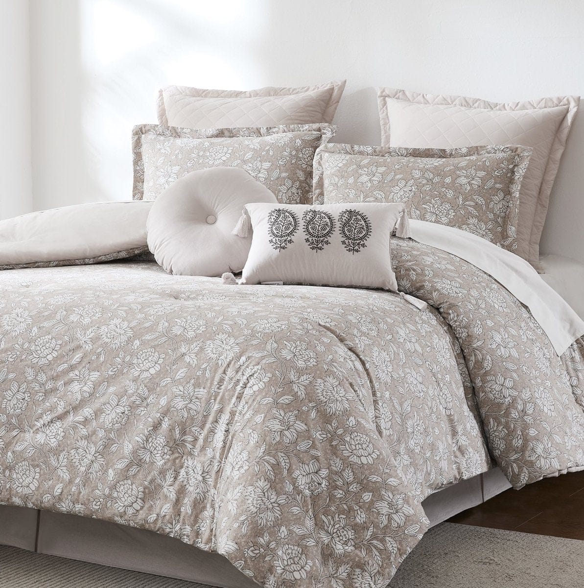 Zara Floral Block Cotton Comforter 8Pc Set - Image 2