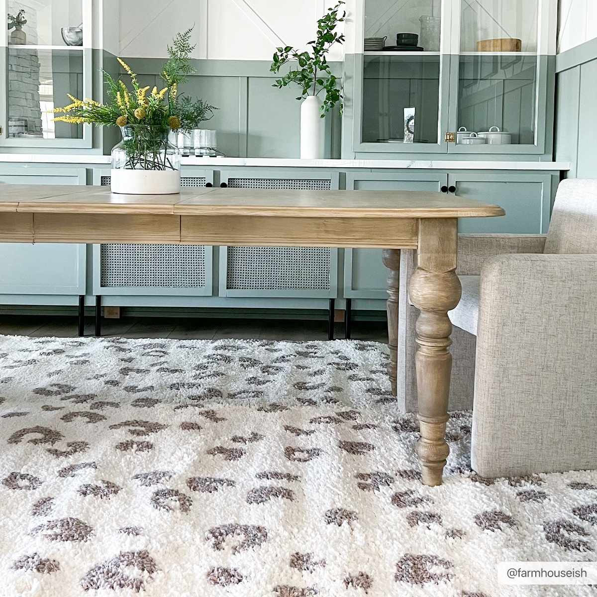 Zhen Pink Spots Leopard Rug - Clearance - Image 2