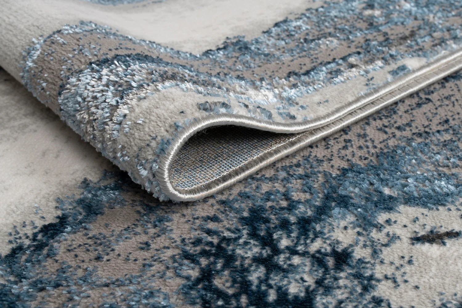 'Ziv' Luxury Area Rug in Blue and Grey Abstract Design - Image 4