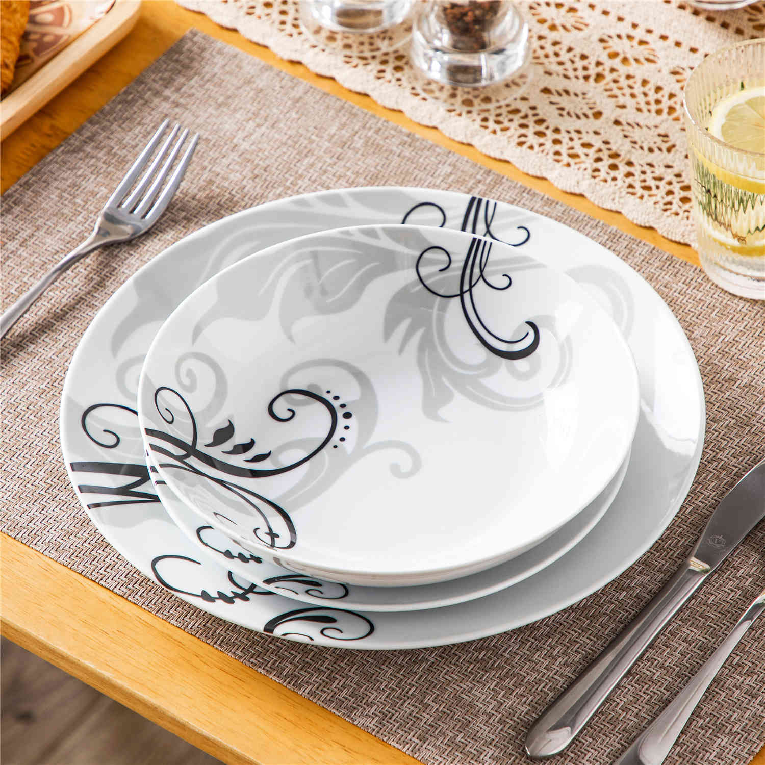 Zoey Round 18 Piece Dinnerware Set - Image 7