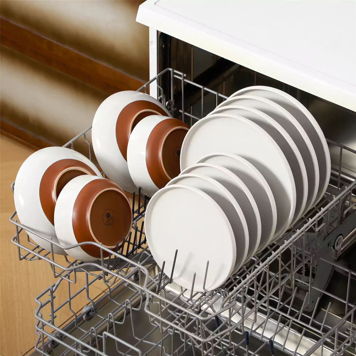 Zora 16 Piece Dinnerware Set - Image 9