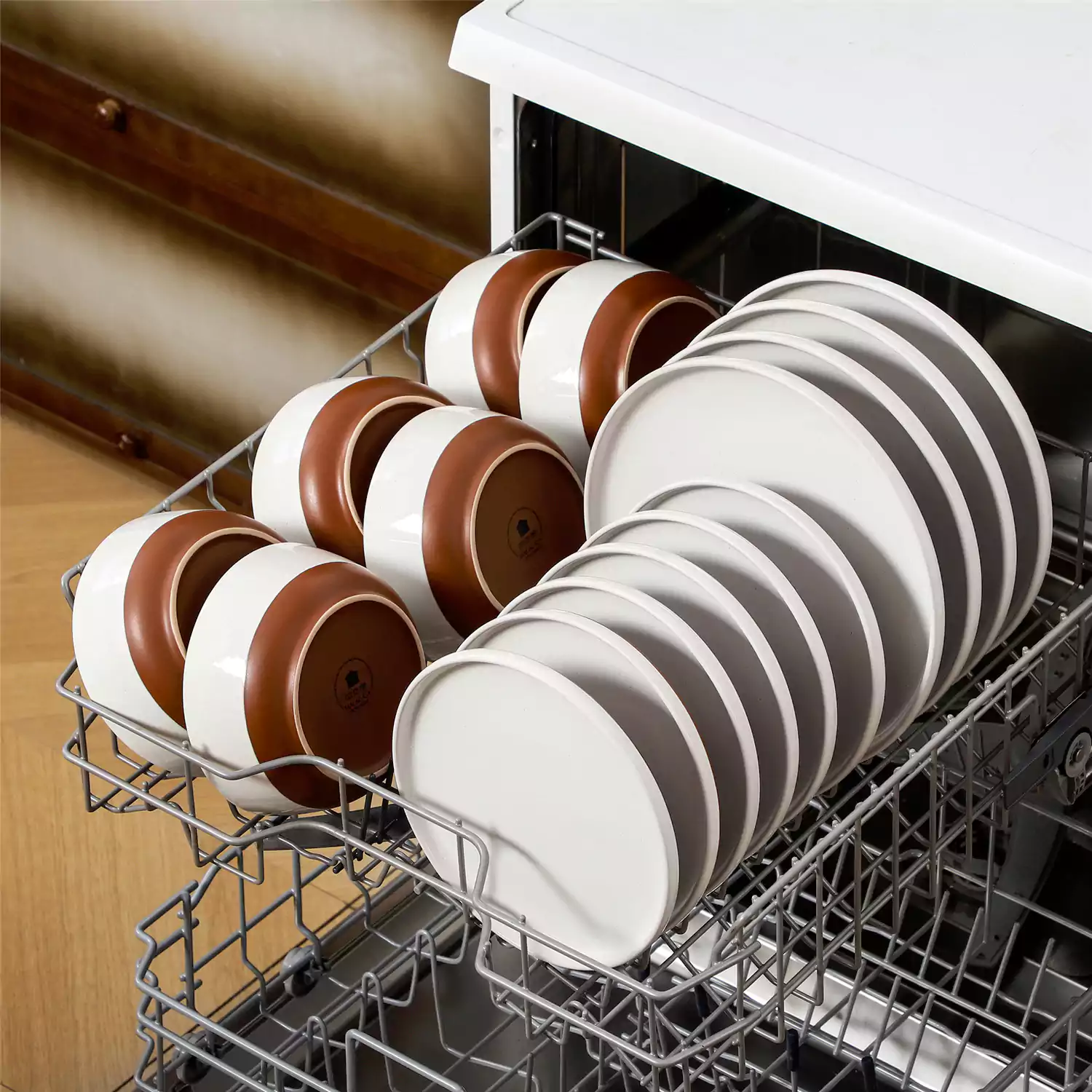 Zora 18 Piece Dinnerware Set - Image 10